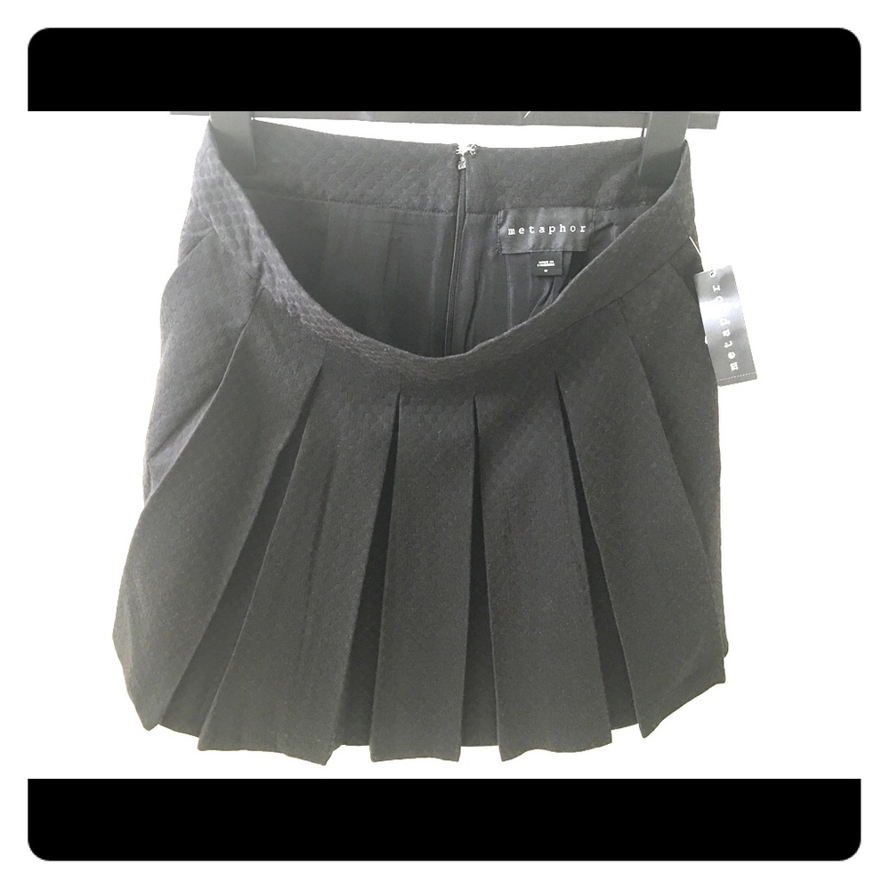 NWT Metaphor Pleated Pocket Skirt