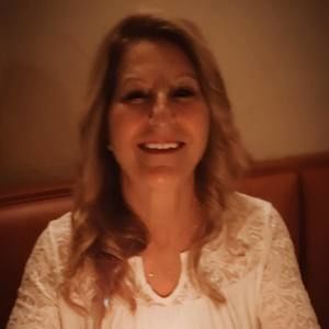 Meet your Posher, Debbie