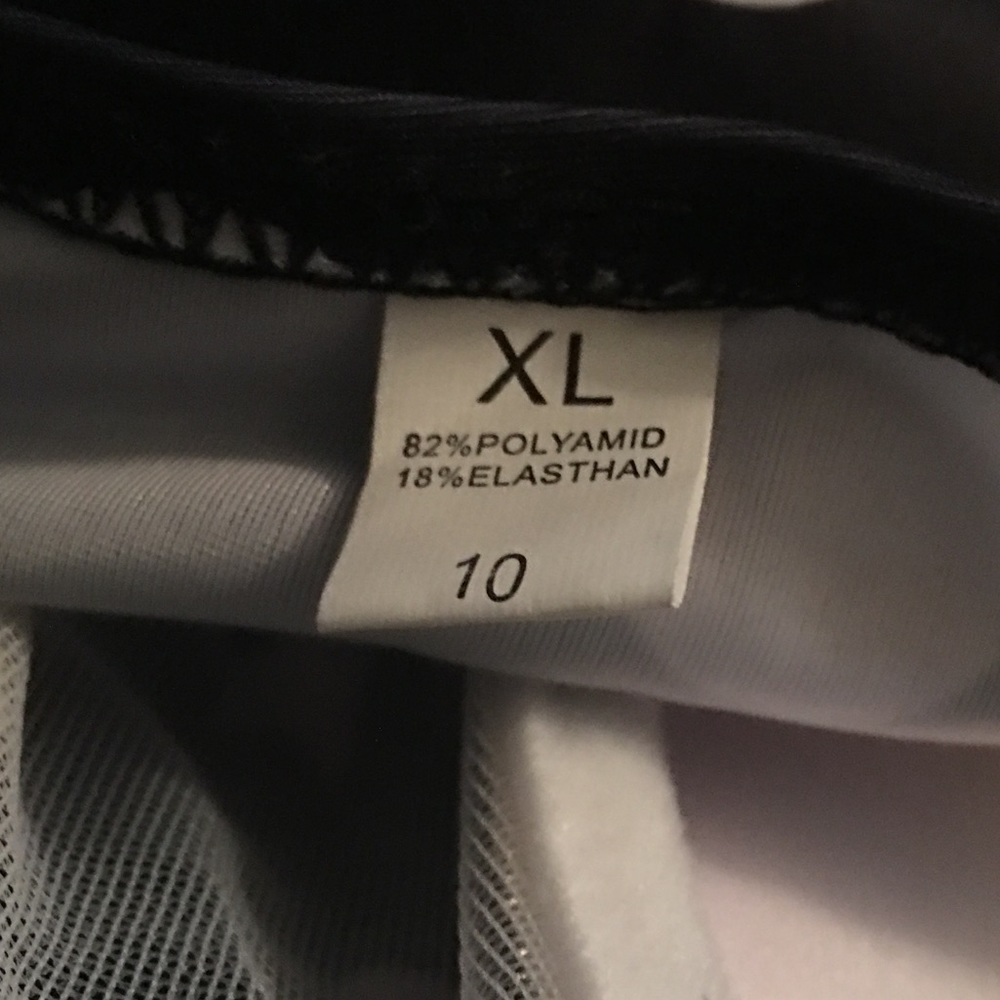 **SOLD**. 🕶 Retro Two Piece Bathing Suite 💄 - Picture 3 of 4