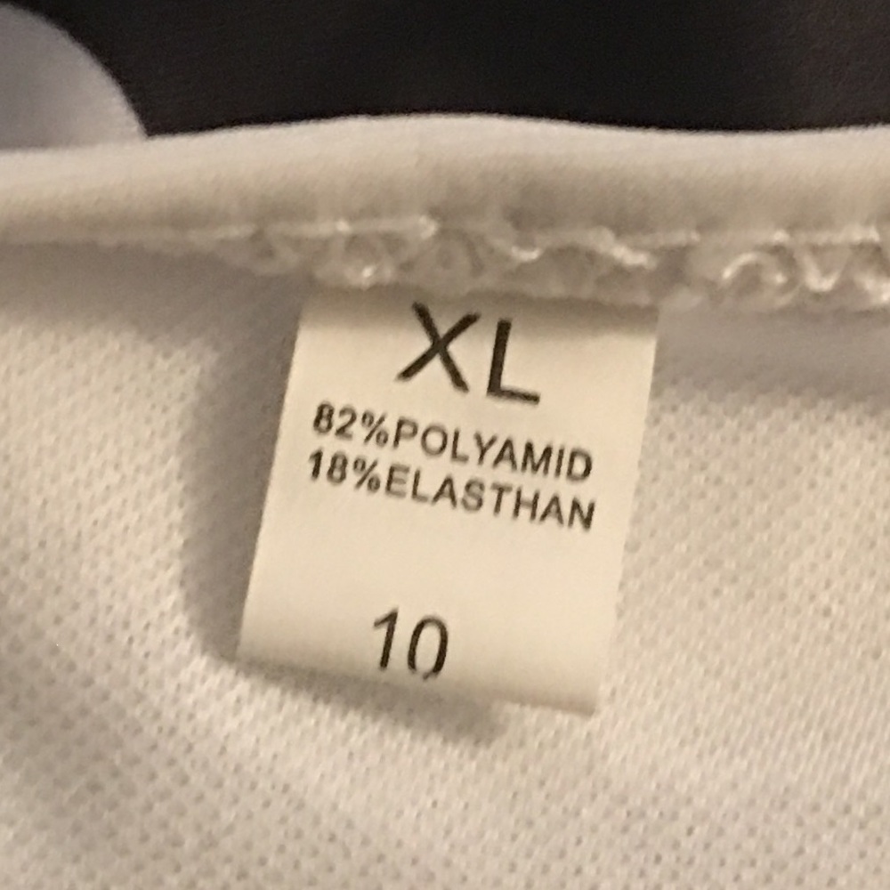 **SOLD**. 🕶 Retro Two Piece Bathing Suite 💄 - Picture 4 of 4