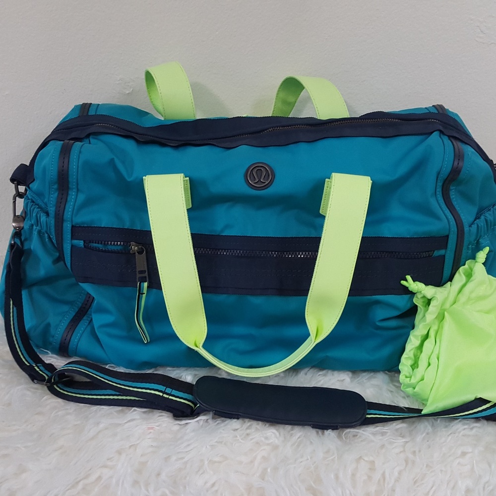 Lululemon Weekend Warrior Duffle