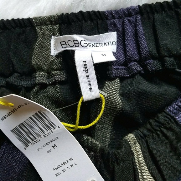 BCBGeneration Striped Mini Flare Skirt Medium - Picture 5 of 5