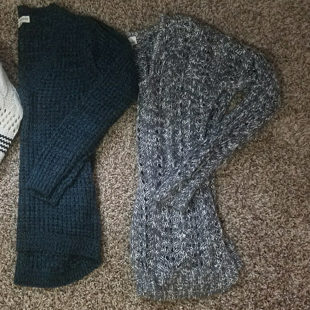 Set of sweaters