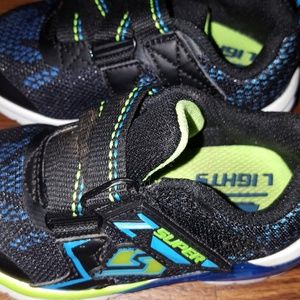 Size 6 toddler sketchers