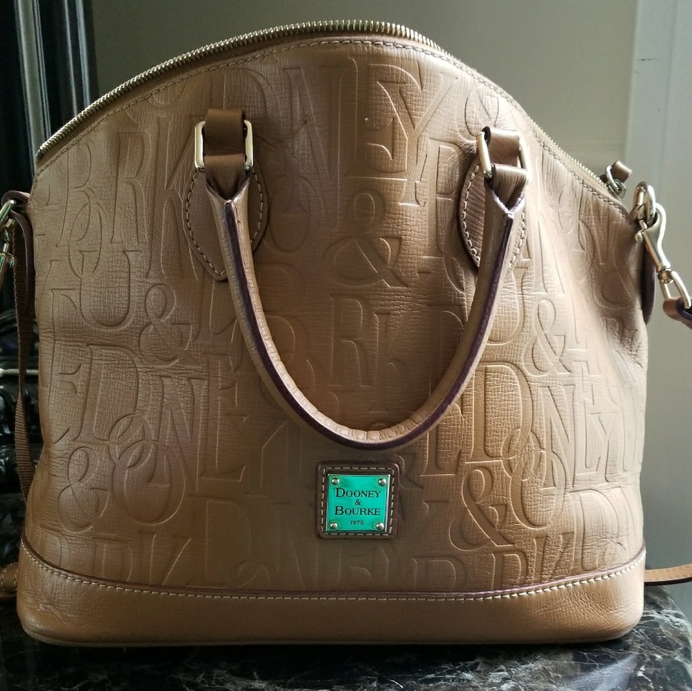 🚫🚫🚫🚫Sold🚫🚫🚫🚫🚫Authentic Dooney and Burke