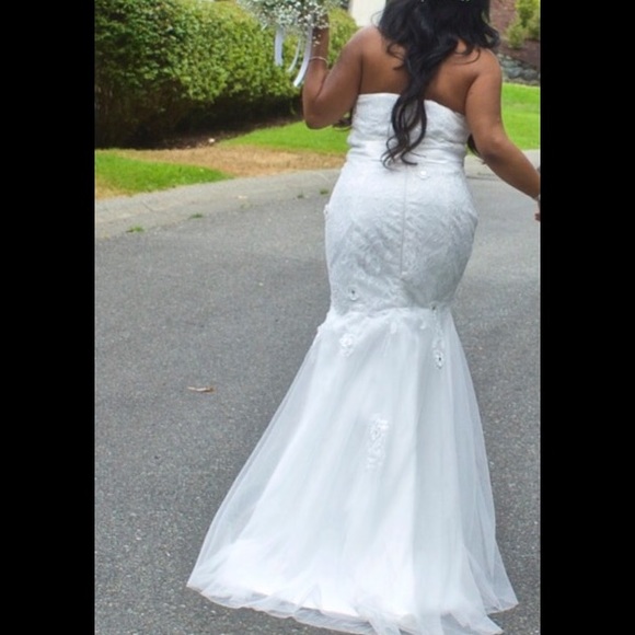 Wedding dress - Picture 5 of 6