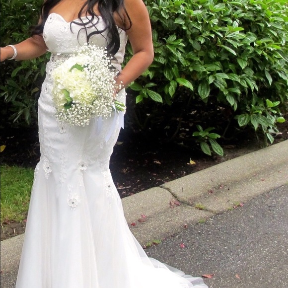 Wedding dress - Picture 3 of 6