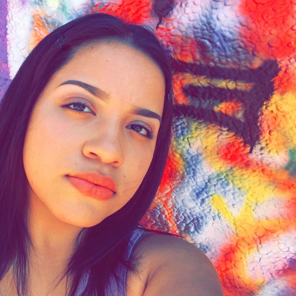 Meet your Posher, Clarissa