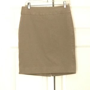 Banana Republic khaki skirt sz 6 never worn