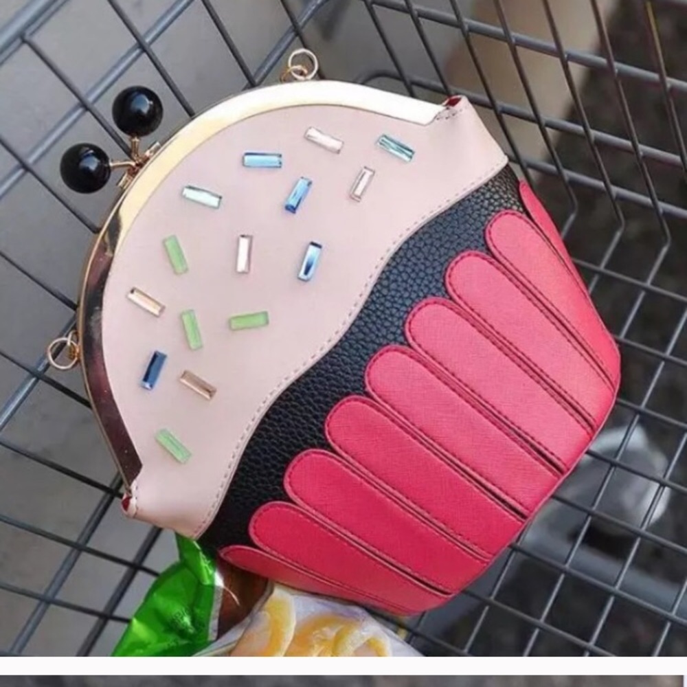 🎀LAST🎀 CUPCAKE SPRINKLE SIDE MESSENGER BAG - Picture 3 of 6