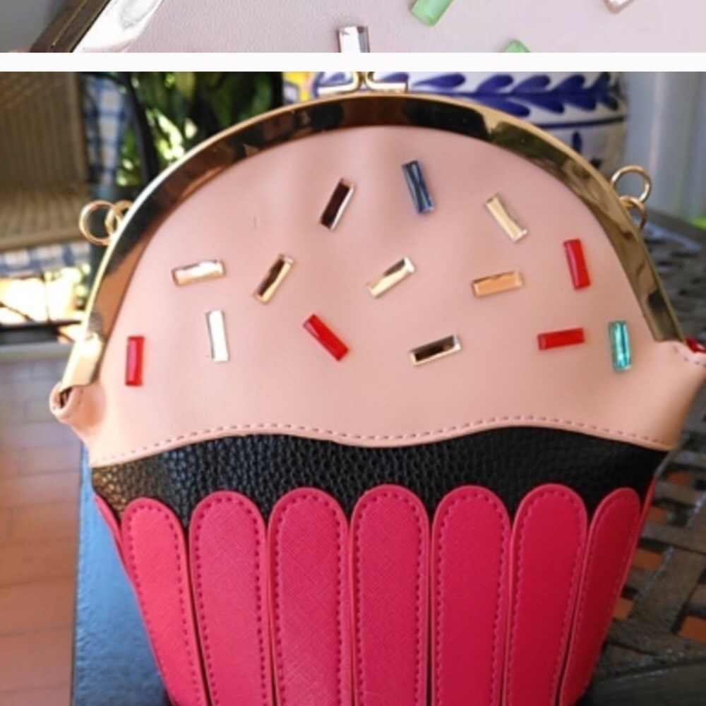 🎀LAST🎀 CUPCAKE SPRINKLE SIDE MESSENGER BAG - Picture 6 of 6