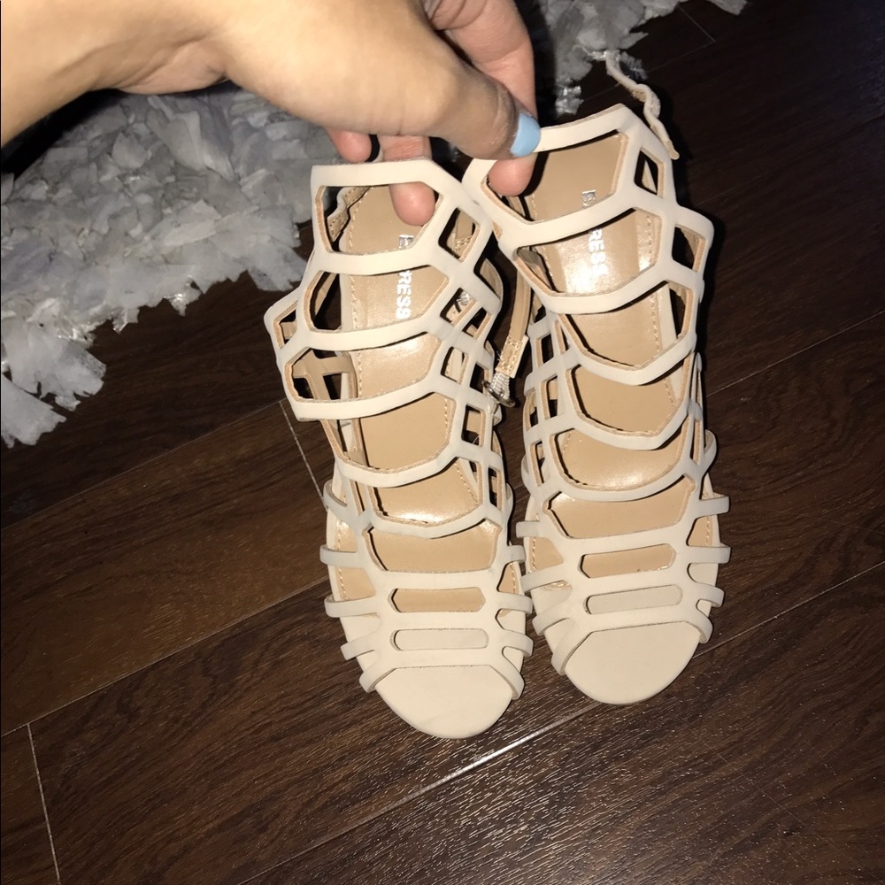 Beautiful heels - only worn once!