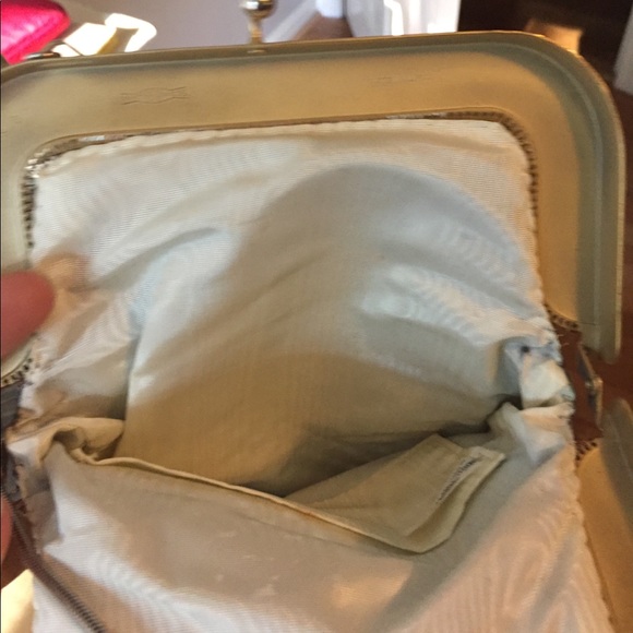 Whiting and Davis white chain purse - Picture 5 of 6