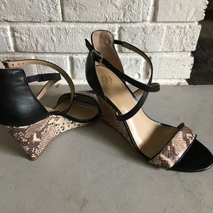 Ann Taylor wedges 😍😍