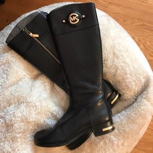 BARELY WORN MICHAEL KORS TALL BOOTS