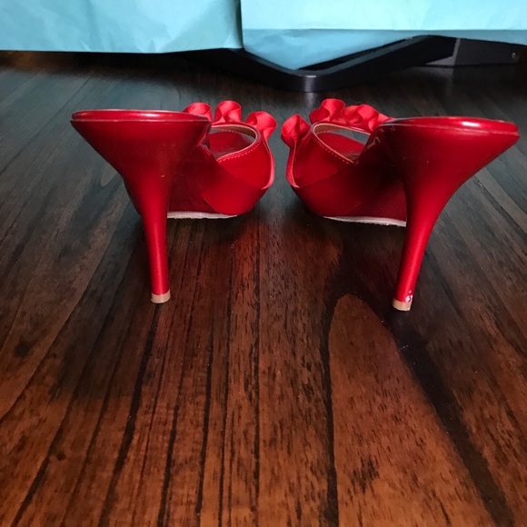 SOLD Carlos red heels - Picture 4 of 5