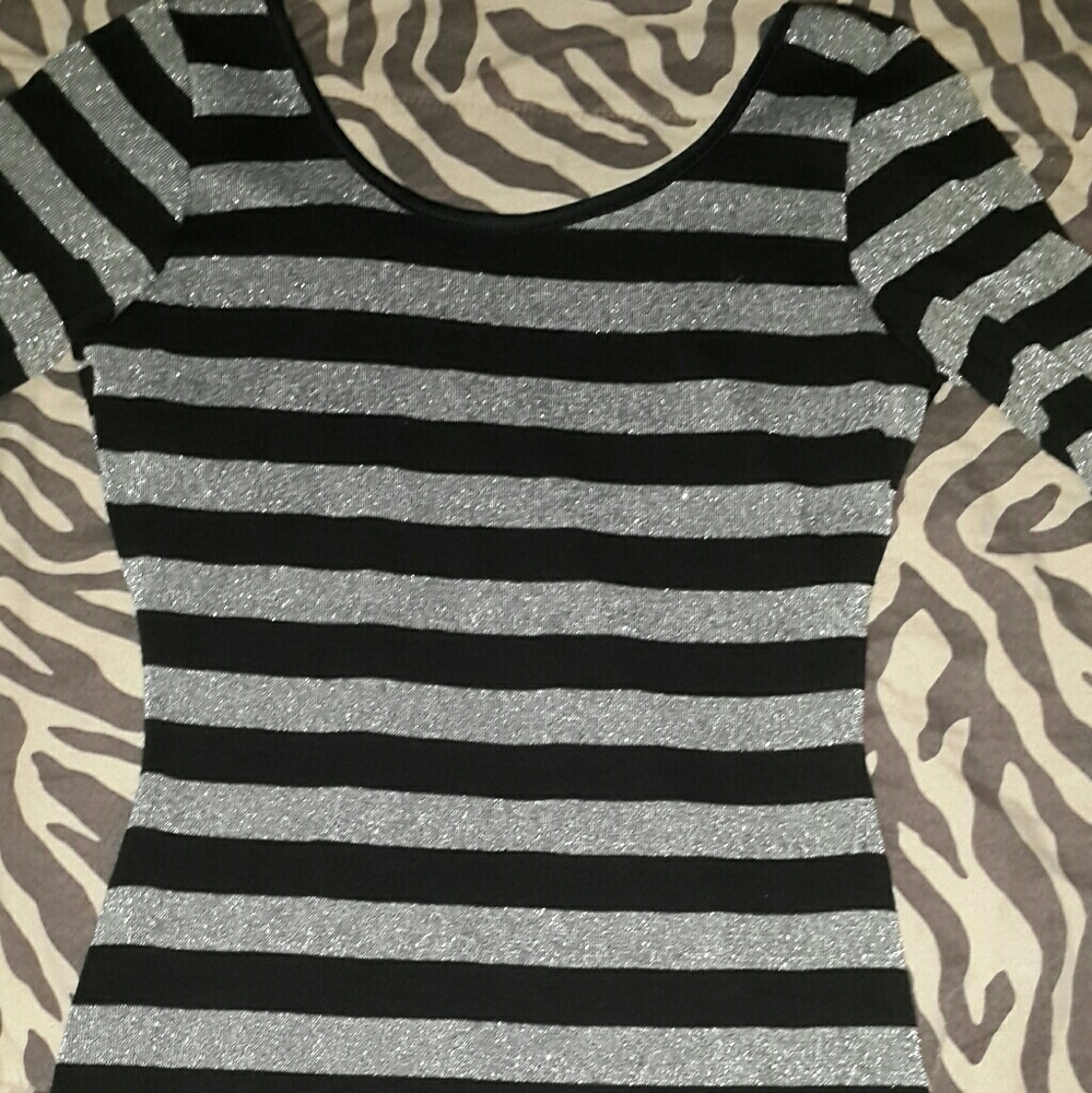 Women's Sexy Body Fitting Quarter Sleeve Dress - Picture 3 of 9