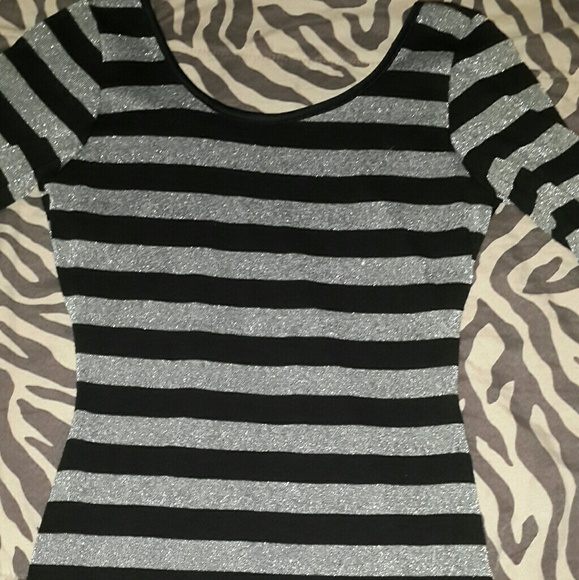 Women's Sexy Body Fitting Quarter Sleeve Dress - Picture 3 of 9