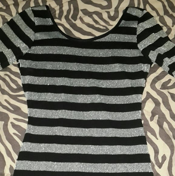 Women's Sexy Body Fitting Quarter Sleeve Dress - Picture 5 of 9