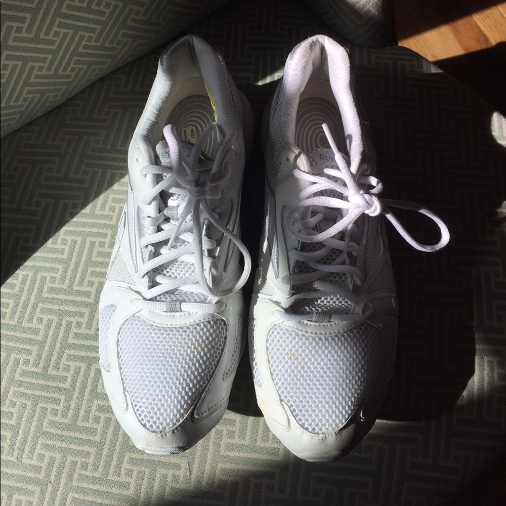 Rebook Easy Tone sneakers size 10.