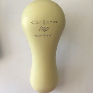 Clarisonic Mia 1 face brush color yellow