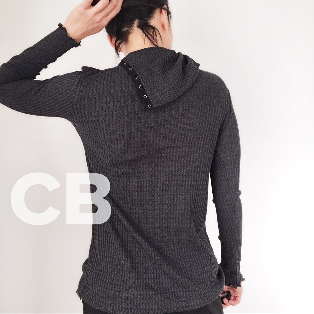 Rebecca Ribbed turtleneck new style with buttons - Picture 5 of 8