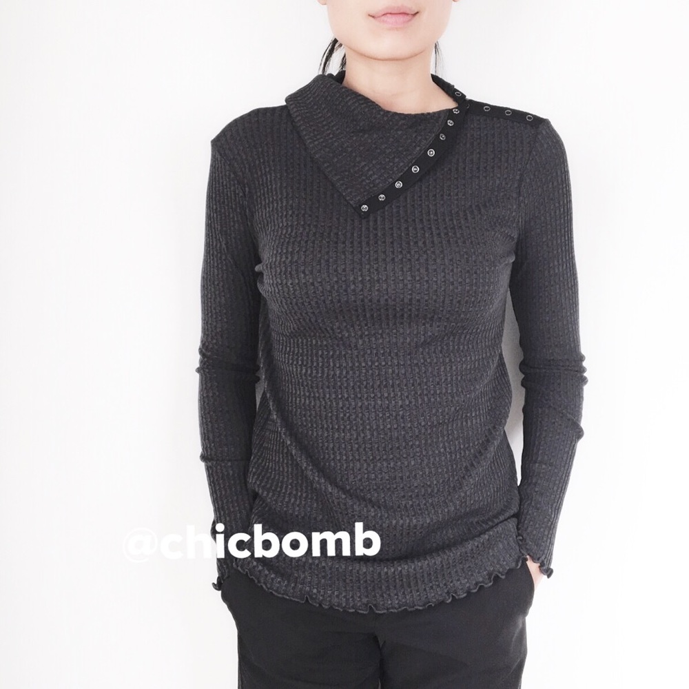 Rebecca Ribbed turtleneck new style with buttons - Picture 8 of 8