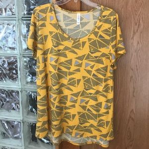 Lularoe Classic Tee