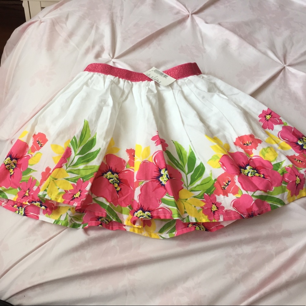 Girls beautiful white floral skirt