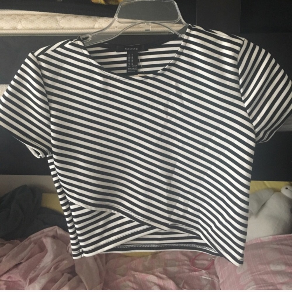 Forever 21 crop tee