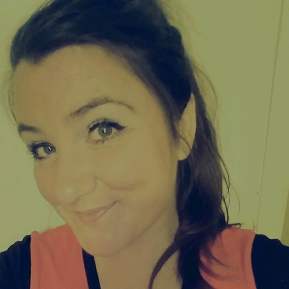 Meet your Posher, Carrie - Picture 1 of 1