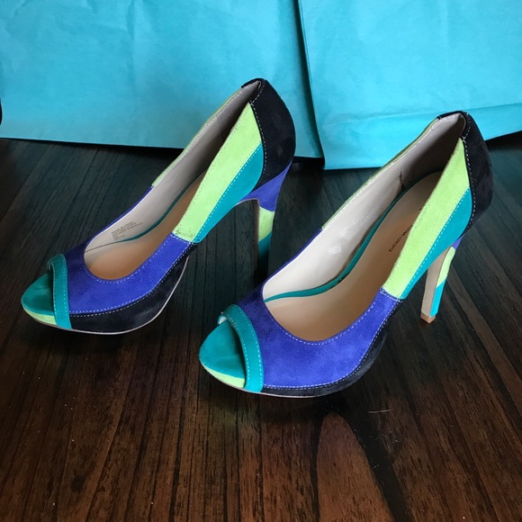 INC International Concepts leather color blk heels - Picture 3 of 5