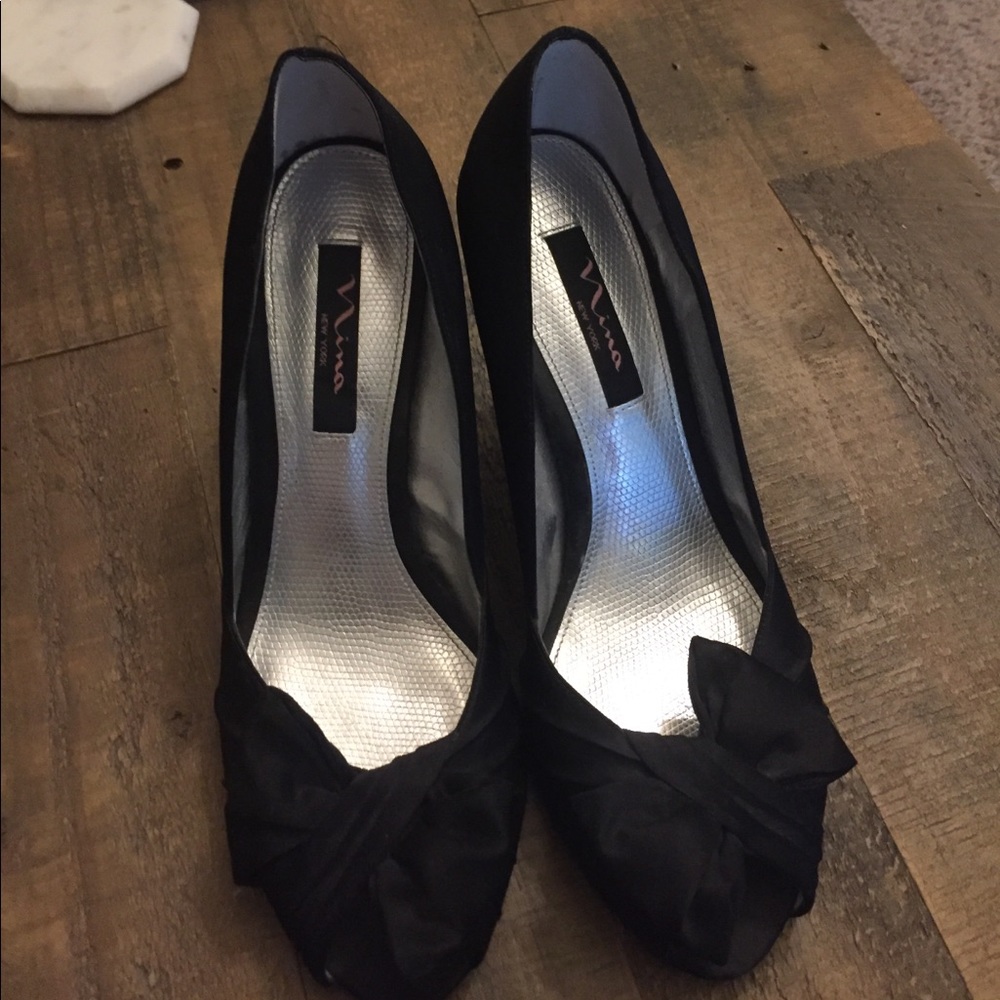 Nina 9.5 black heels