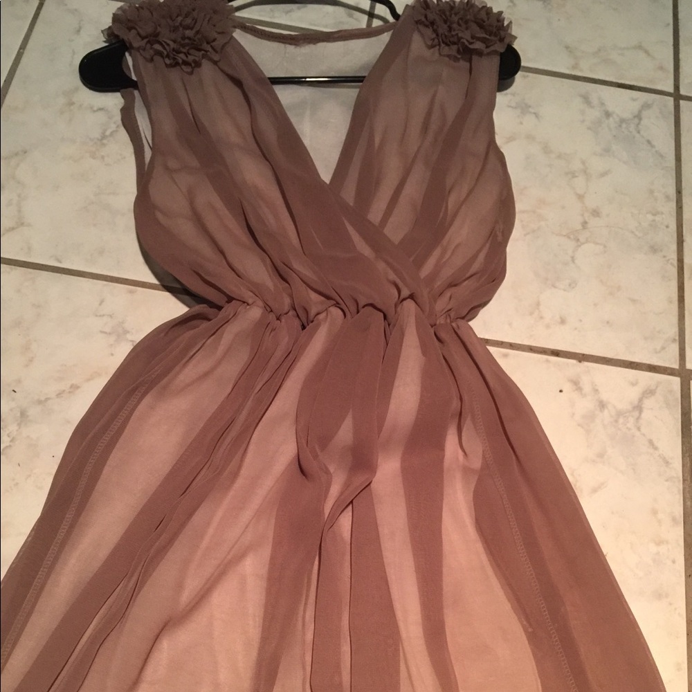 Elegant Short Handmade Dress - Picture 3 of 5