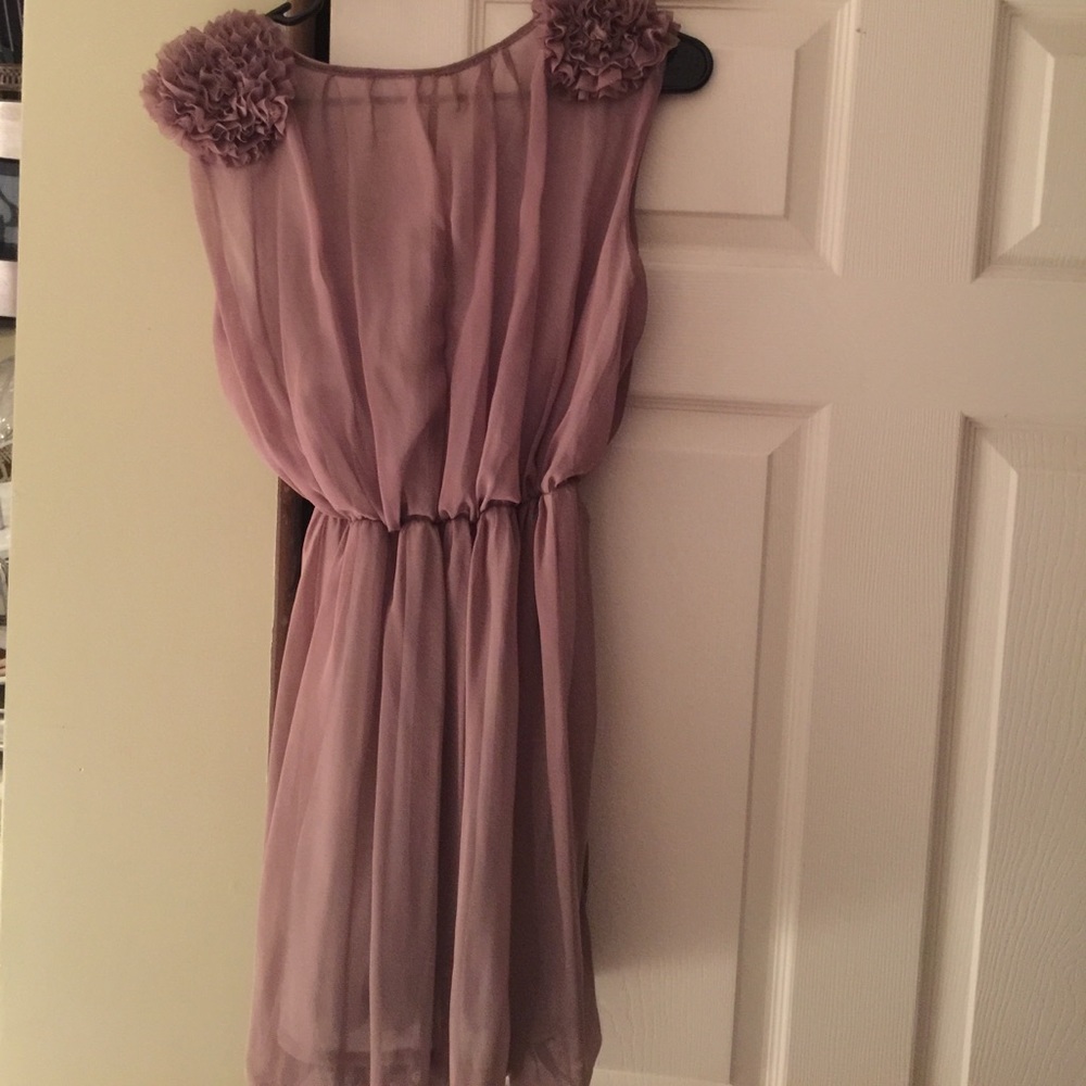 Elegant Short Handmade Dress - Picture 5 of 5