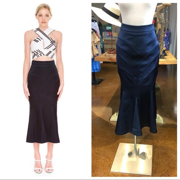 Keepsake Crossed the Line skirt in Navy - Picture 3 of 4