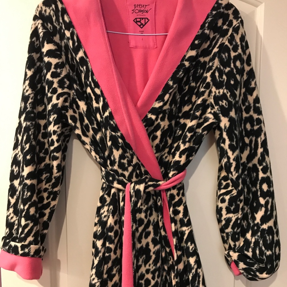 Betsy Johnson Robe! Great Condition! Sz. L