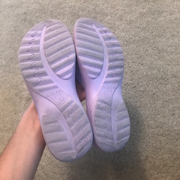 Purple slip on slippers Sz 6 - Picture 3 of 4