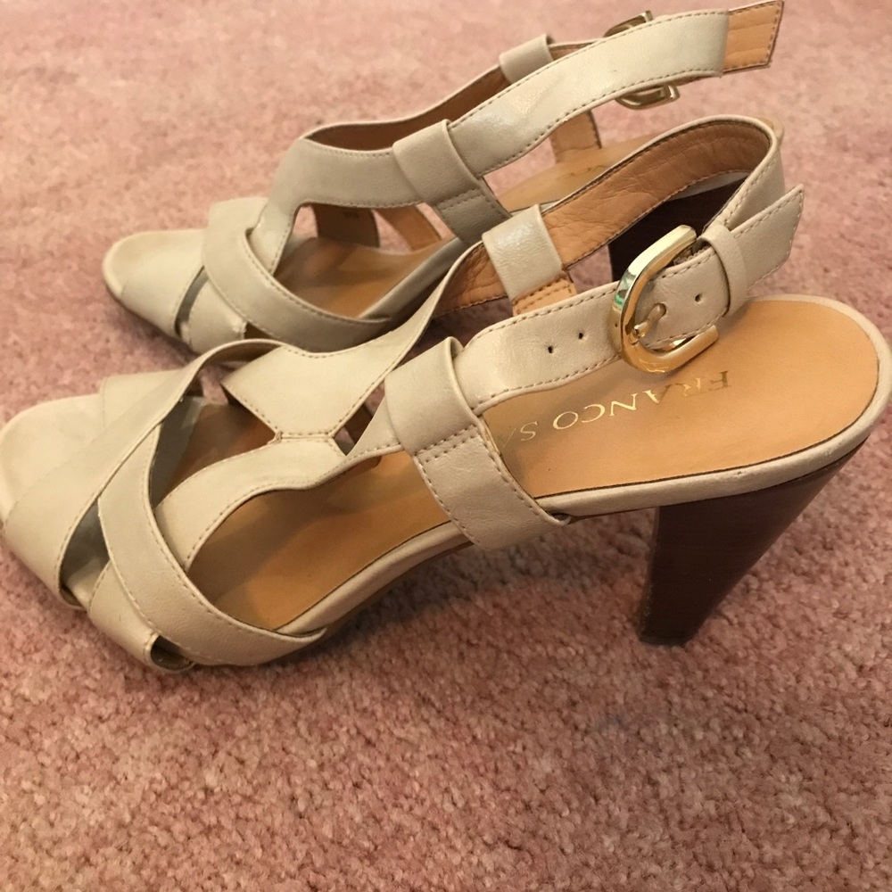 Nude strapped heels! Super cute on