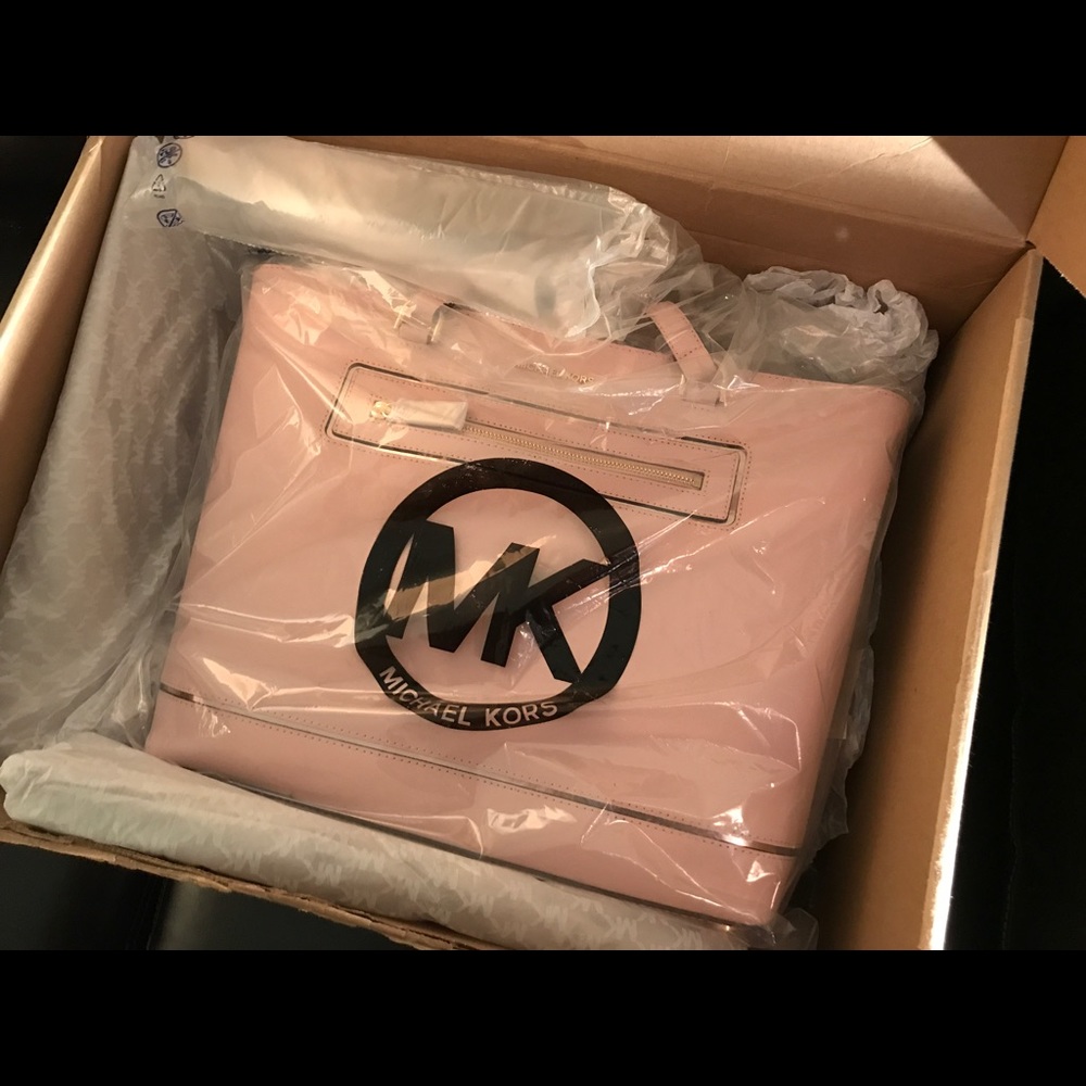 Micheal Kors Tote