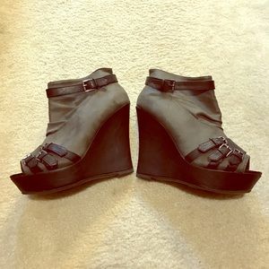 Gray and black wedges