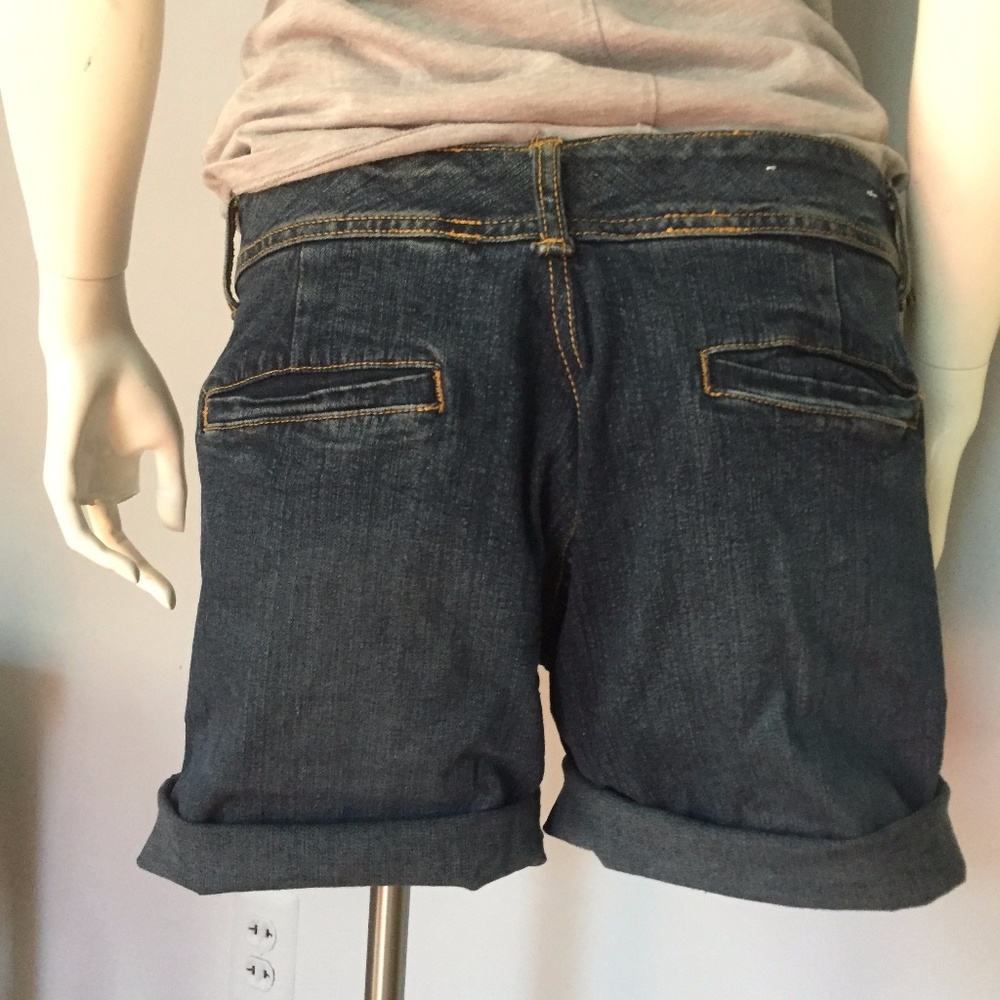 Max Studio cut-off jean shorts. Size unknown, 8-10