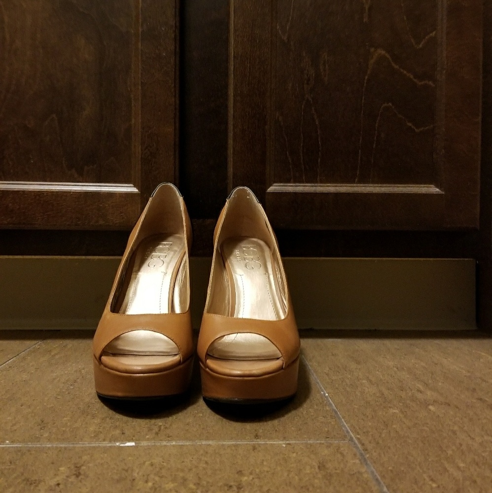 BCBG Paris black and tan  open toe wedge heels