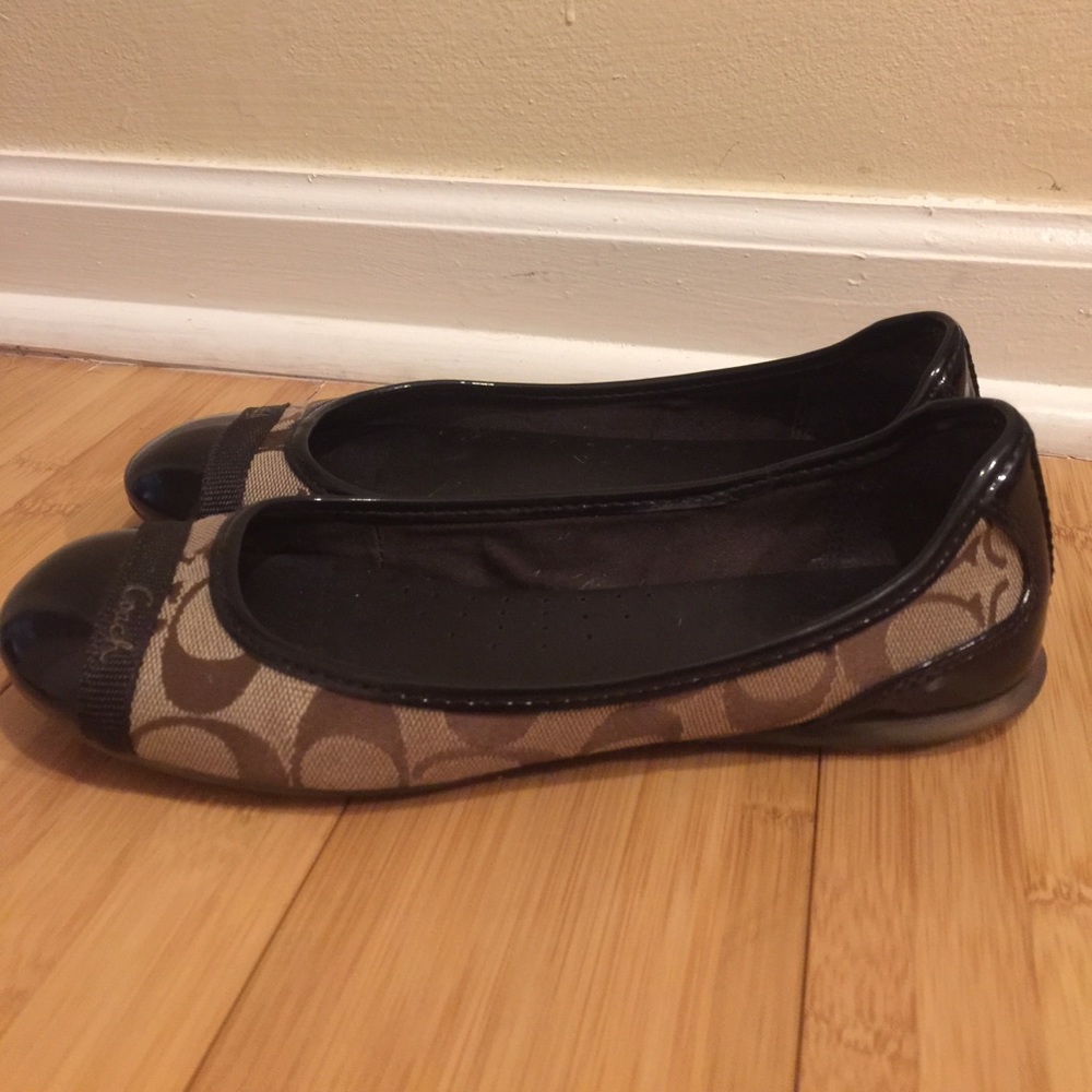 Coach flats