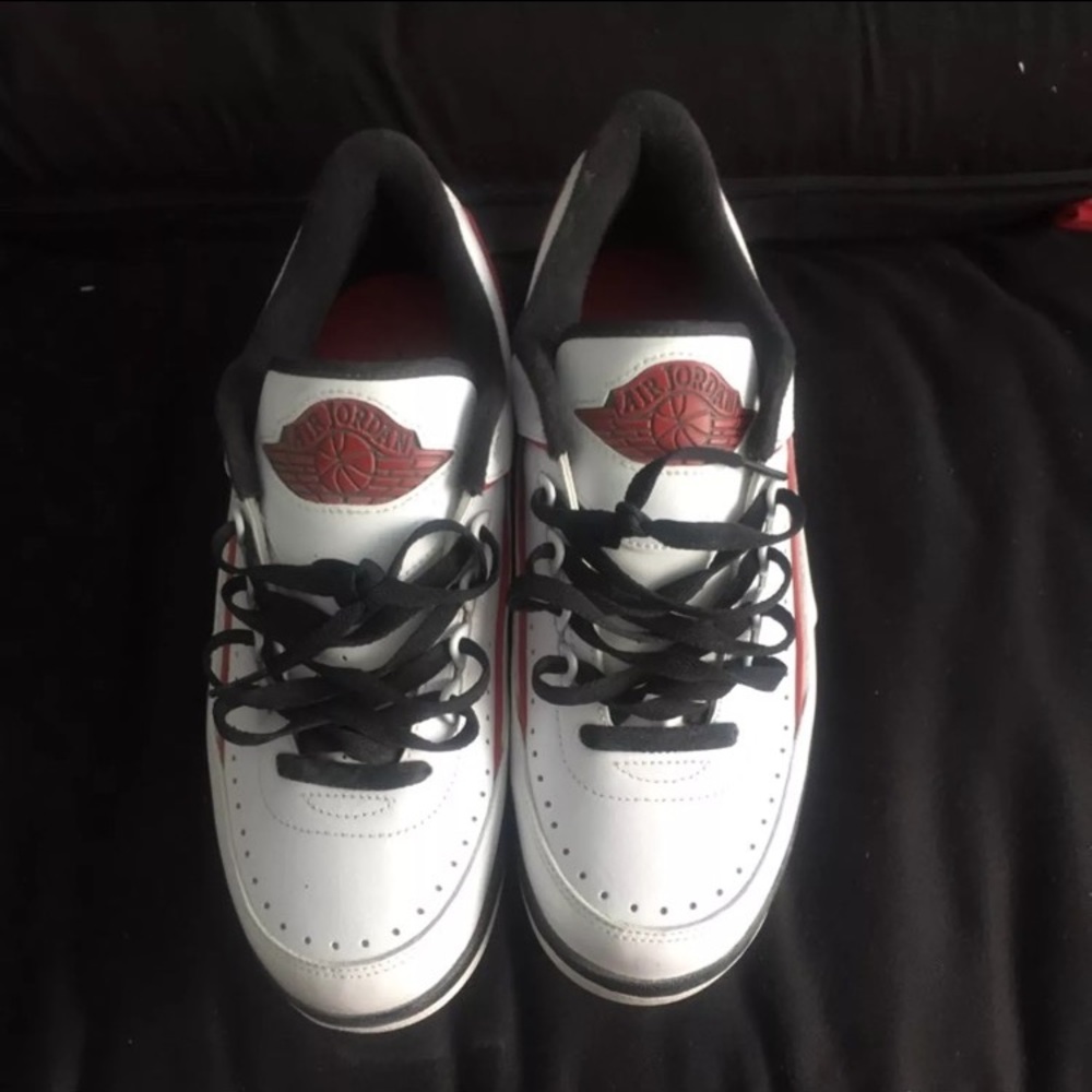 Air Jordan 2's Chicago lows
