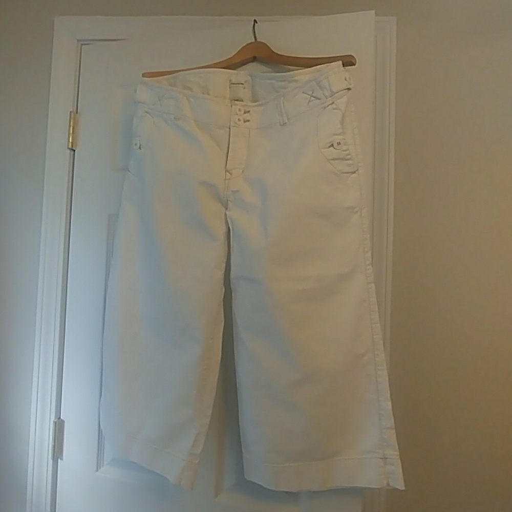 Maurice's white wide leg capris