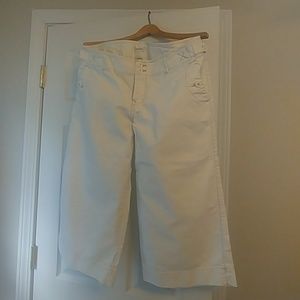 Maurice's white wide leg capris