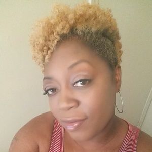 Meet your Posher, Felicia