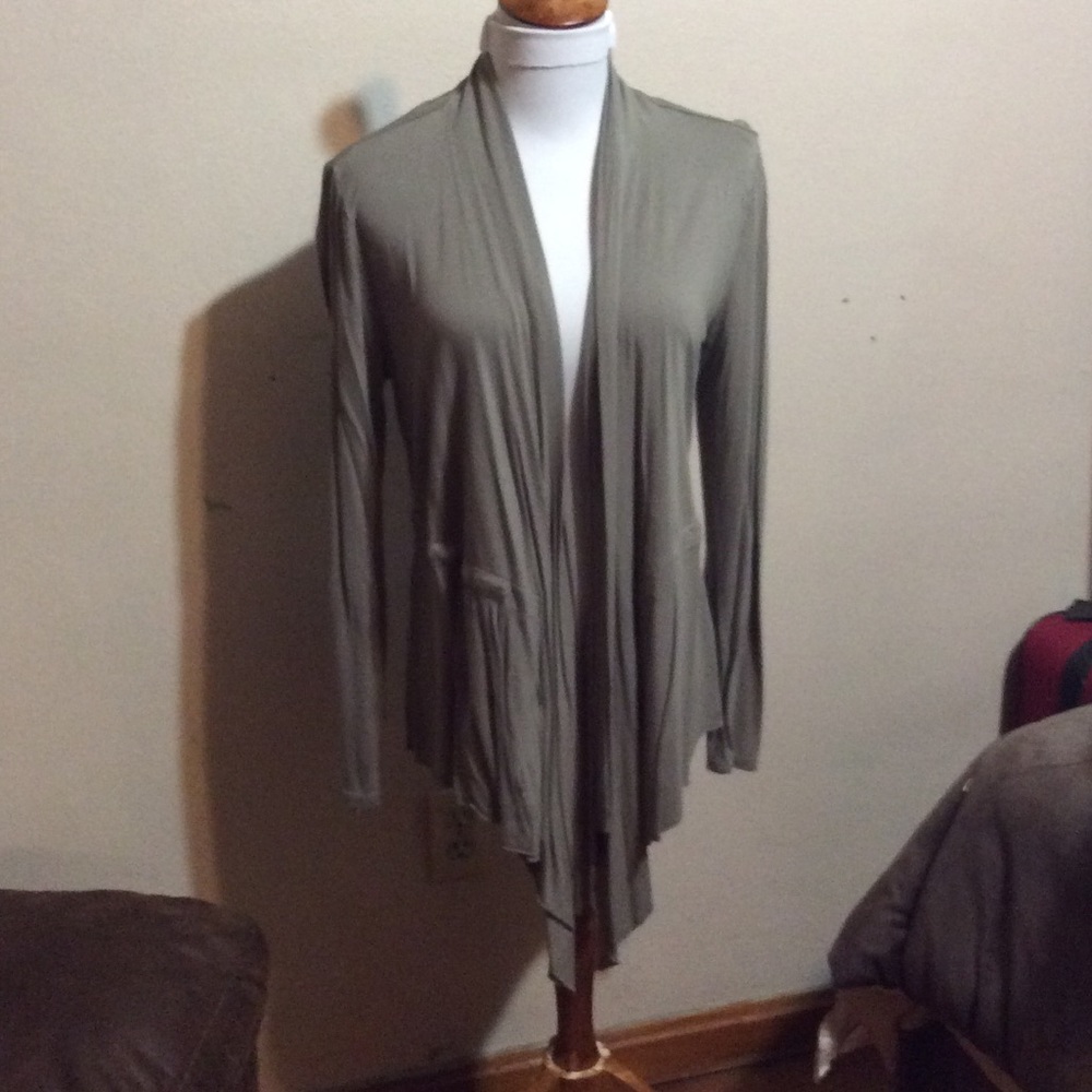 Long sleeve light sweater