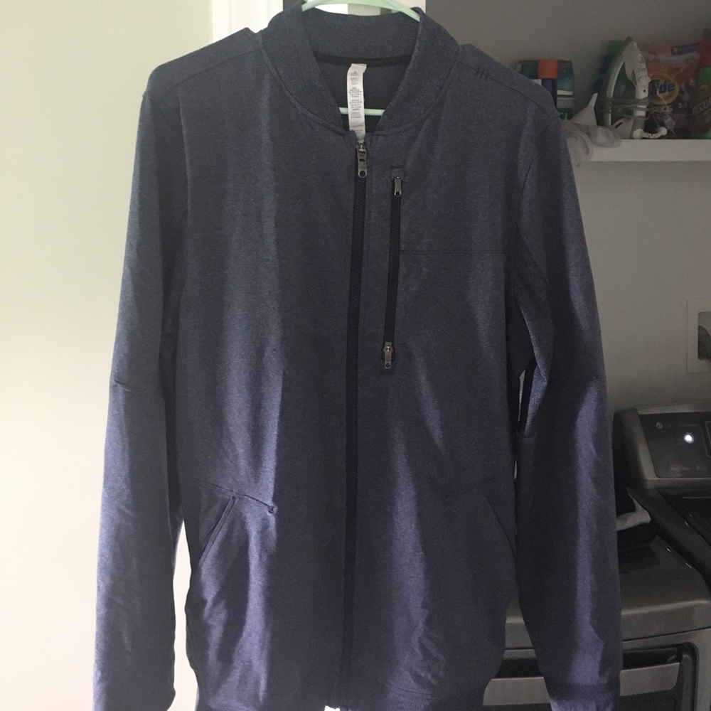 Mens medium Lulu sweatshirt